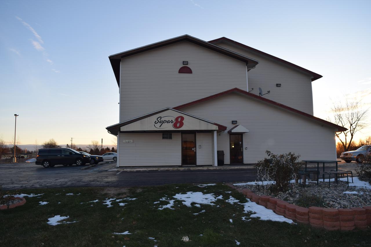 Super 8 By Wyndham Saginaw Motel Exterior foto